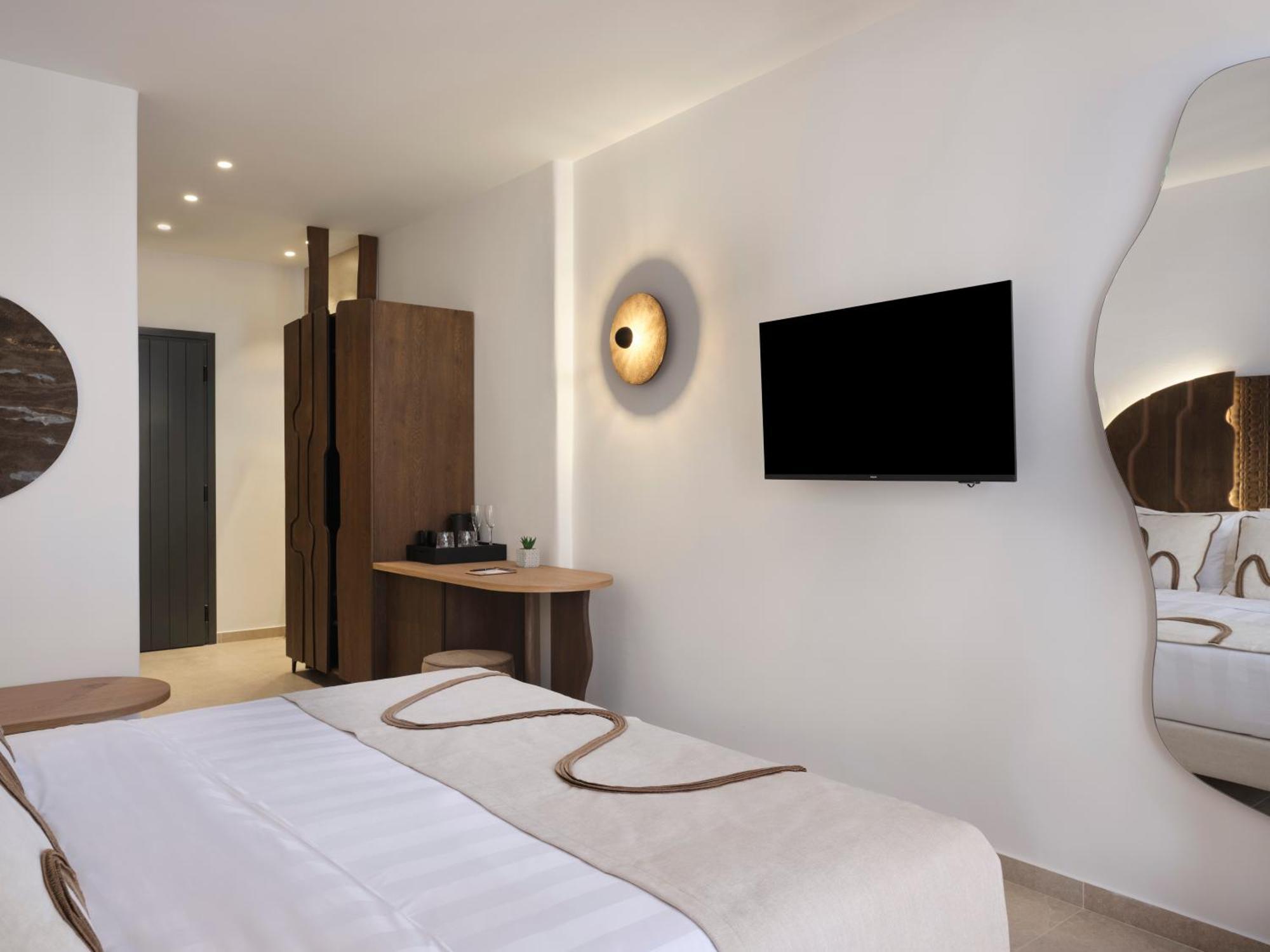 Hotel Iria Blue Mykonos 4*